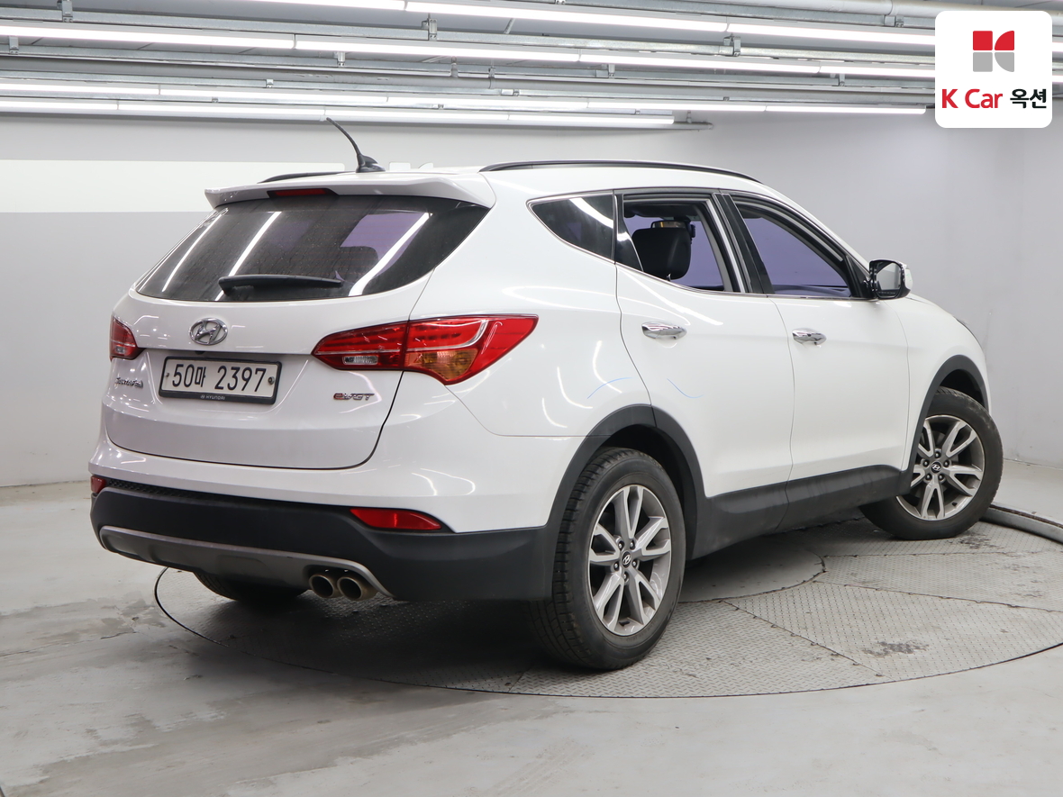 Hyundai Santa Fe 2014 - Image 2