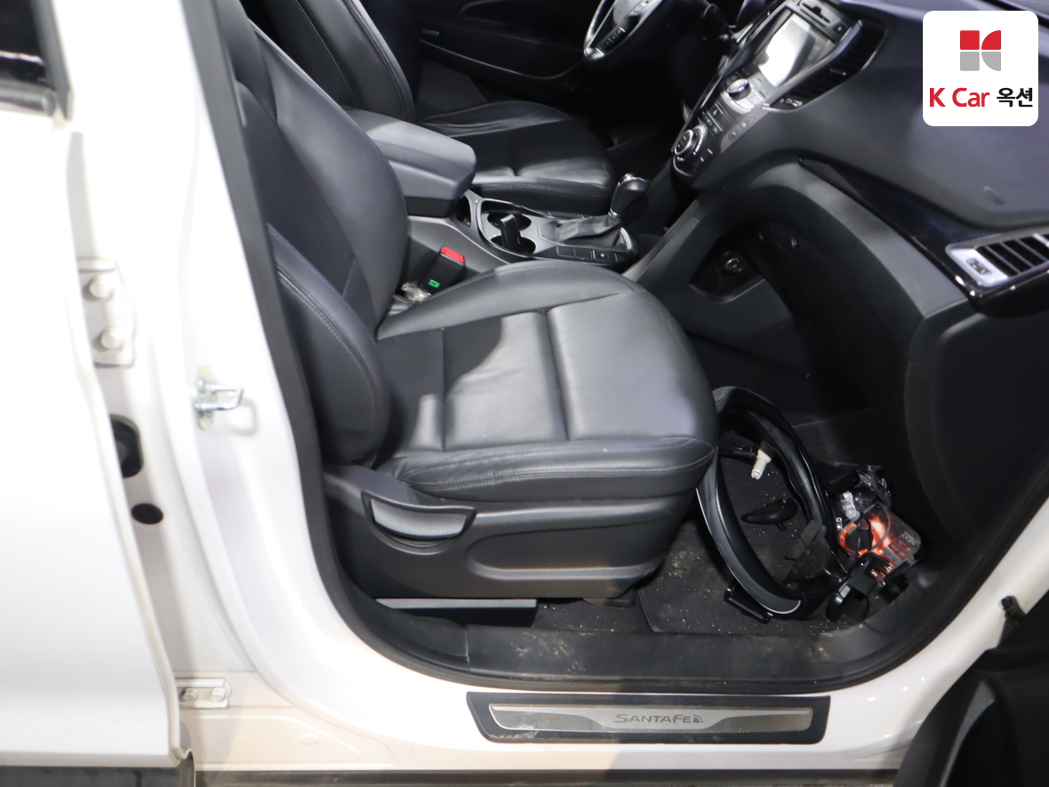 Hyundai Santa Fe 2014 - Image 30