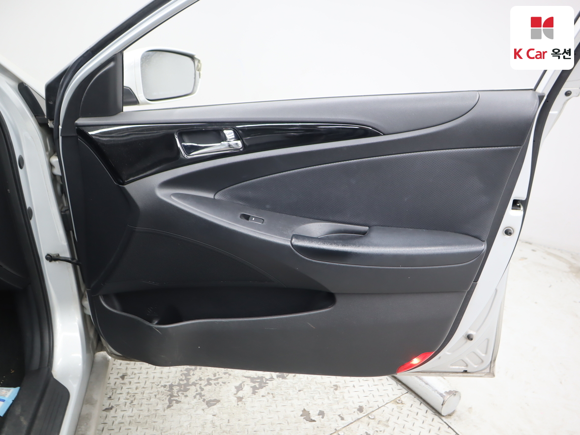 Hyundai Sonata 2011 - Image 29