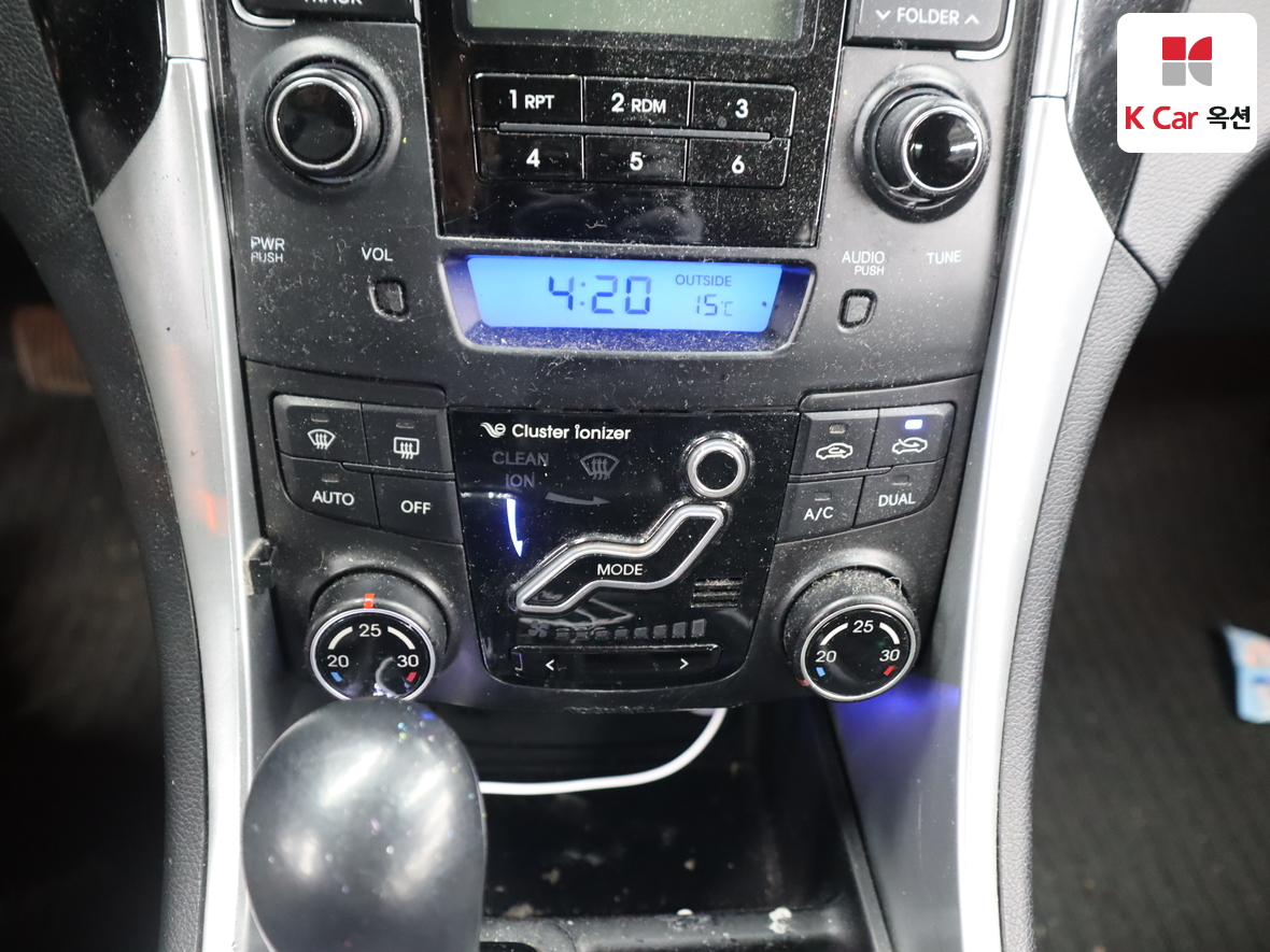 Hyundai Sonata 2011 - Image 16