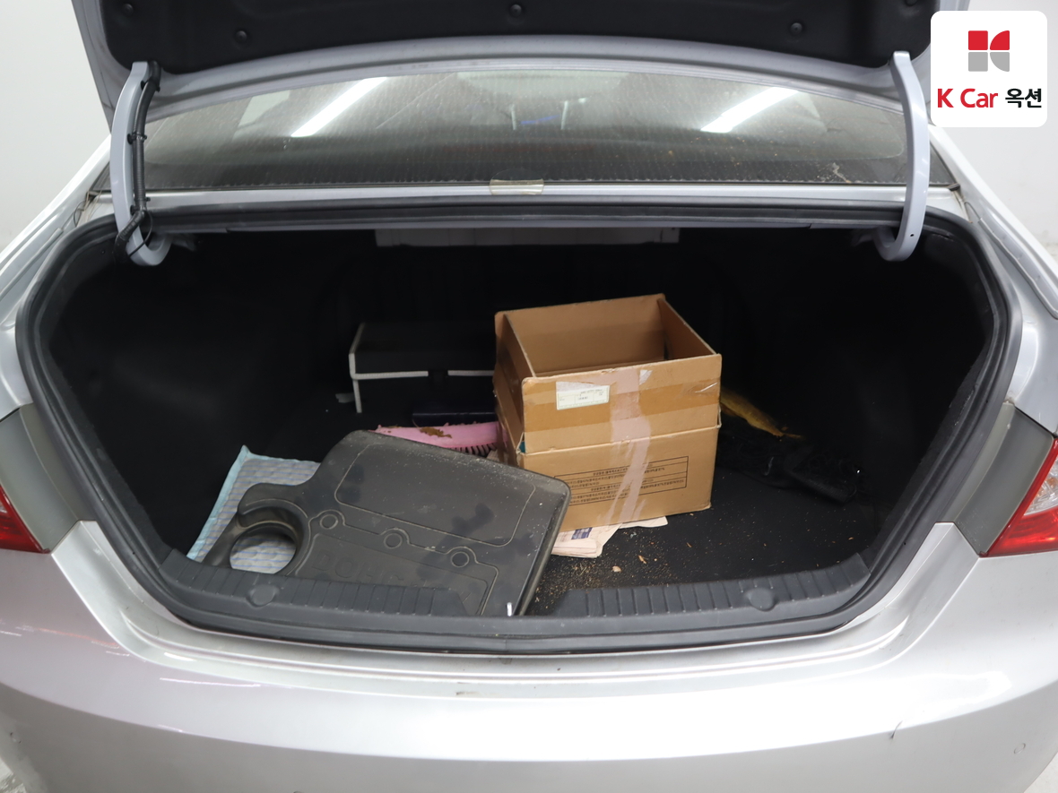 Hyundai Sonata 2011 - Image 26