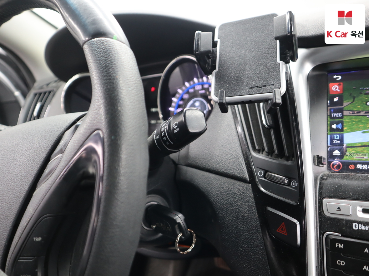 Hyundai Sonata 2011 - Image 11