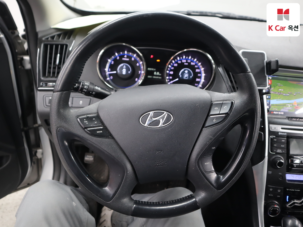 Hyundai Sonata 2011 - Image 10