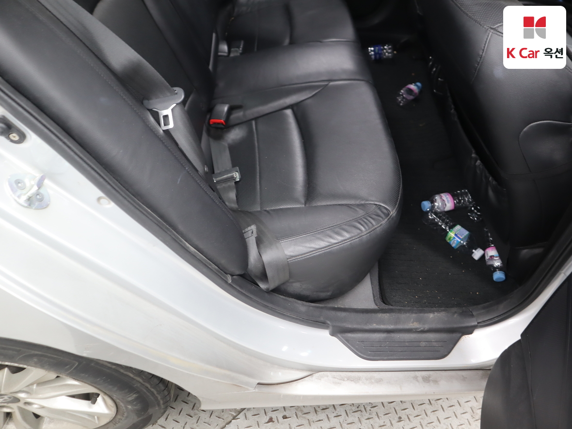 Hyundai Sonata 2011 - Image 28