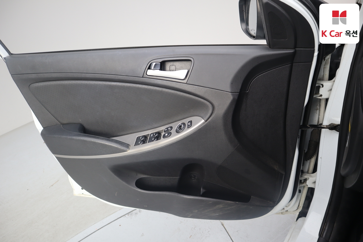 Hyundai Accent 2016 - Image 8