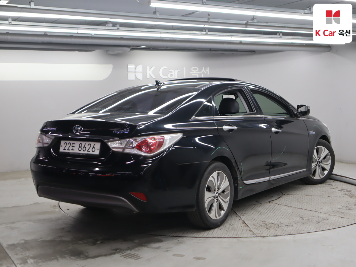 Hyundai Sonata 2014 - Image 2