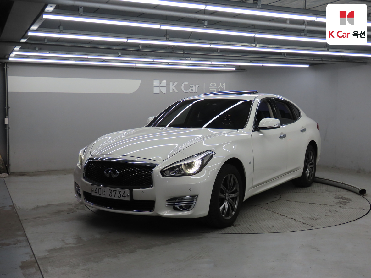 인피니티 Q70