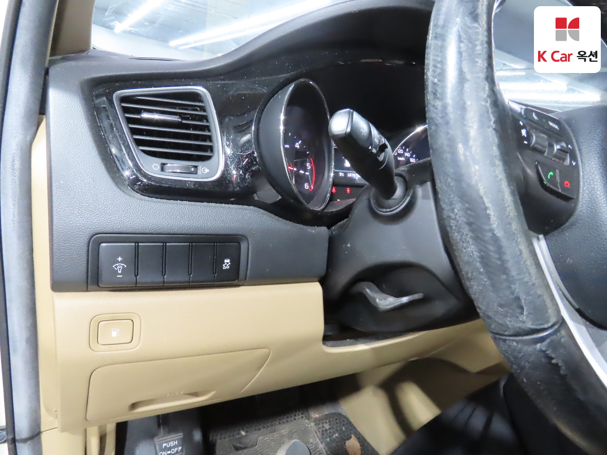 Kia New Carnival 2016 - Image 9