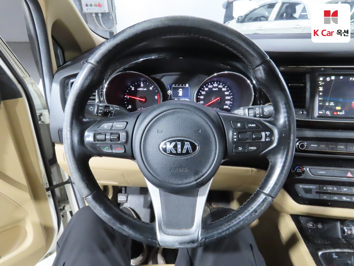 Kia New Carnival 2016 - Image 10