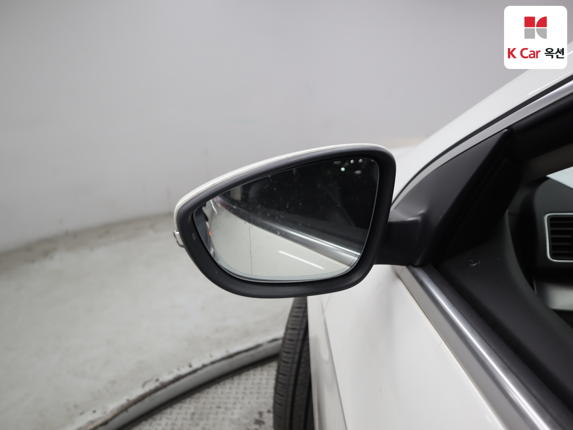 VOLKSWAGEN 씨씨 2013 - 이미지 24