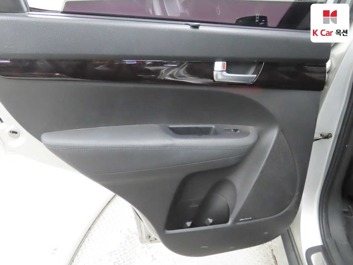 Kia Sorento 2013 - Image 24