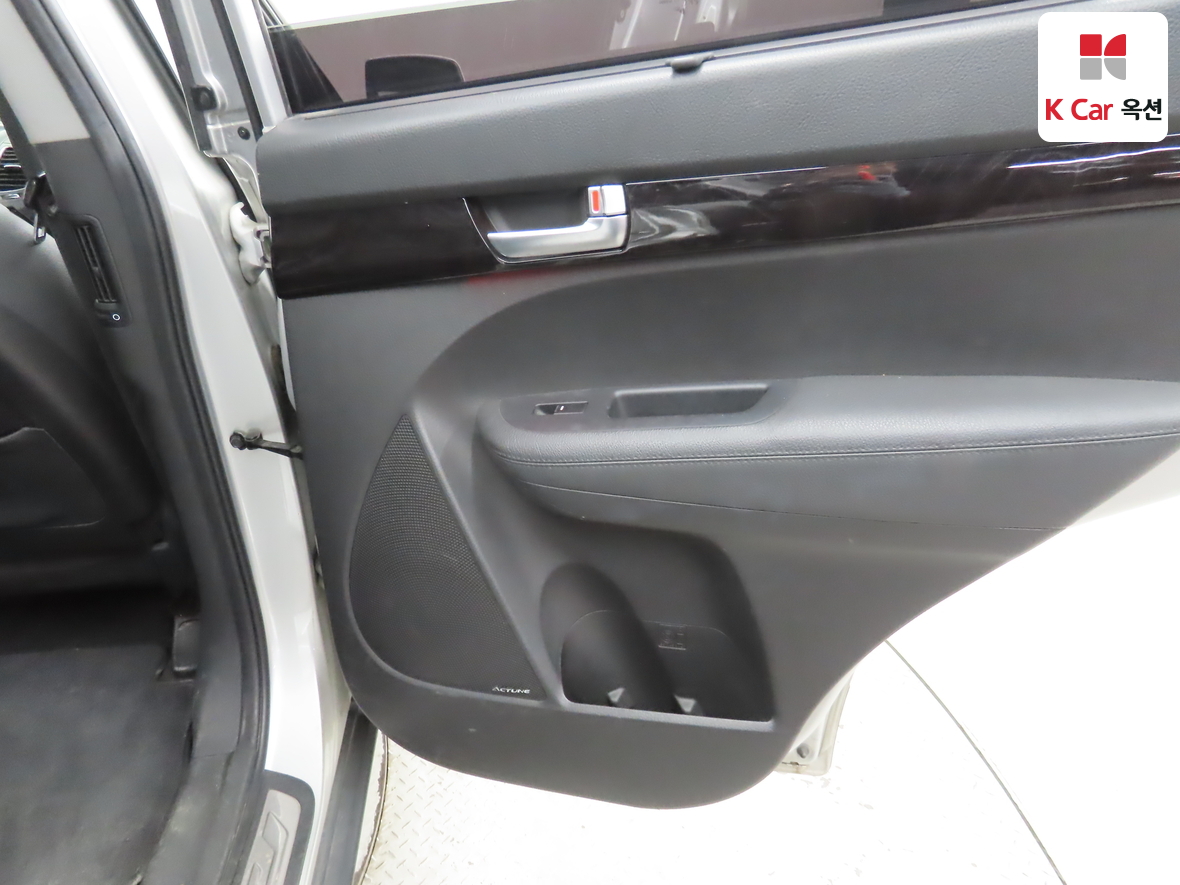 Kia Sorento 2013 - Image 30