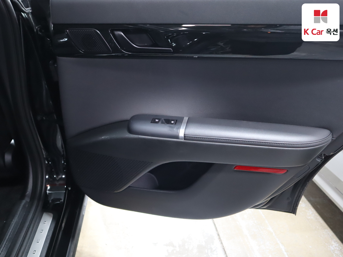 Hyundai AZERA 2023 - Image 26