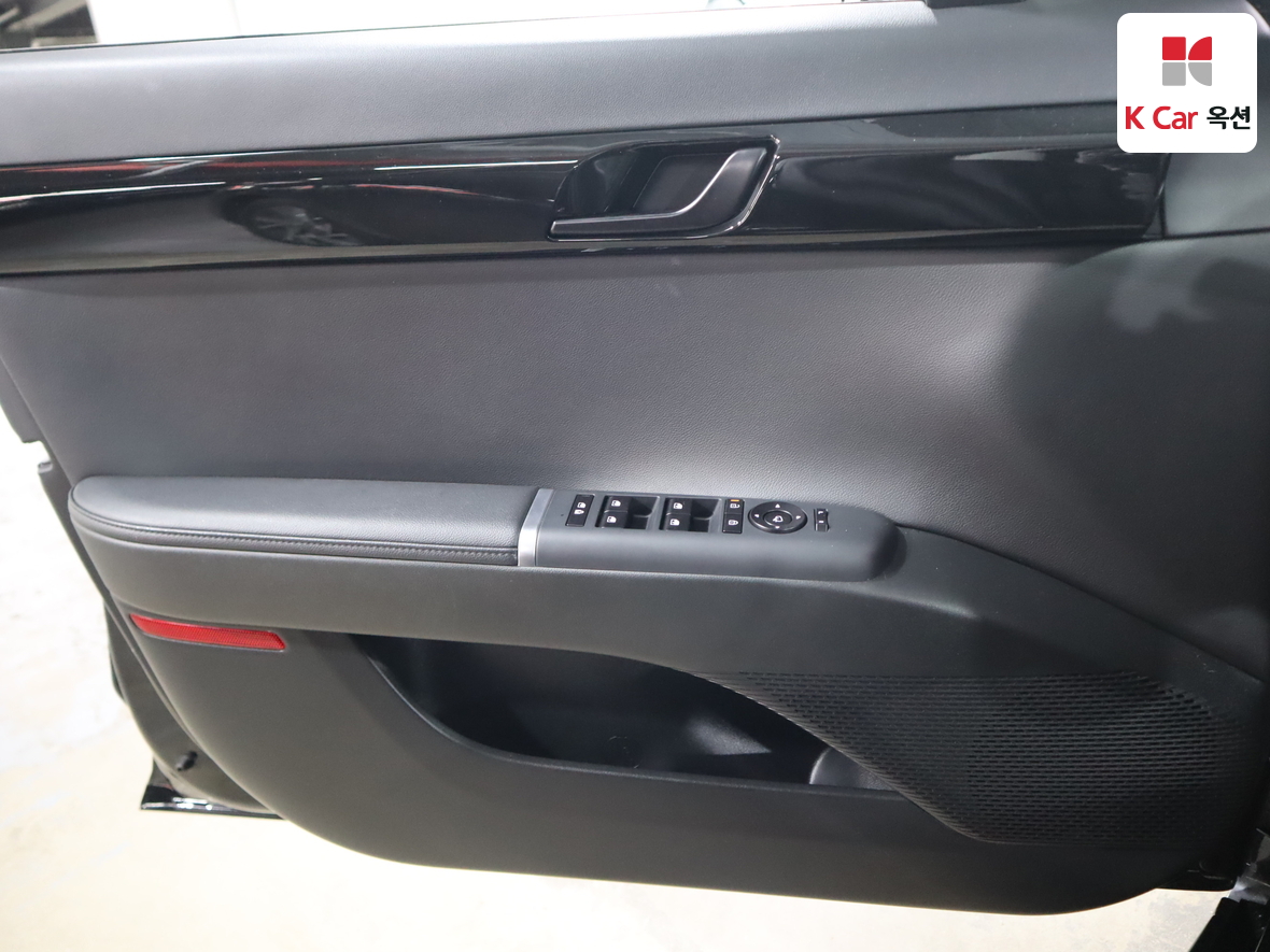 Hyundai AZERA 2023 - Image 8