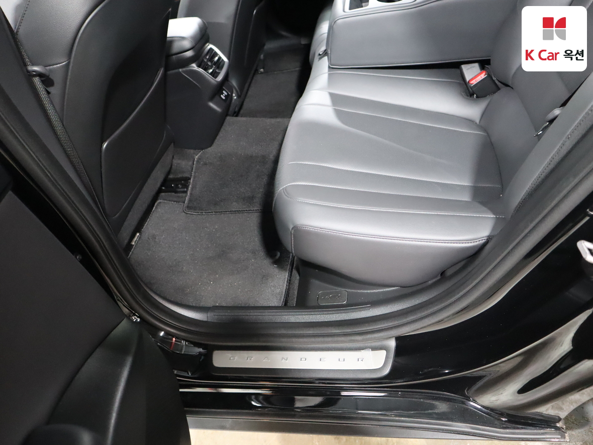 Hyundai AZERA 2023 - Image 23