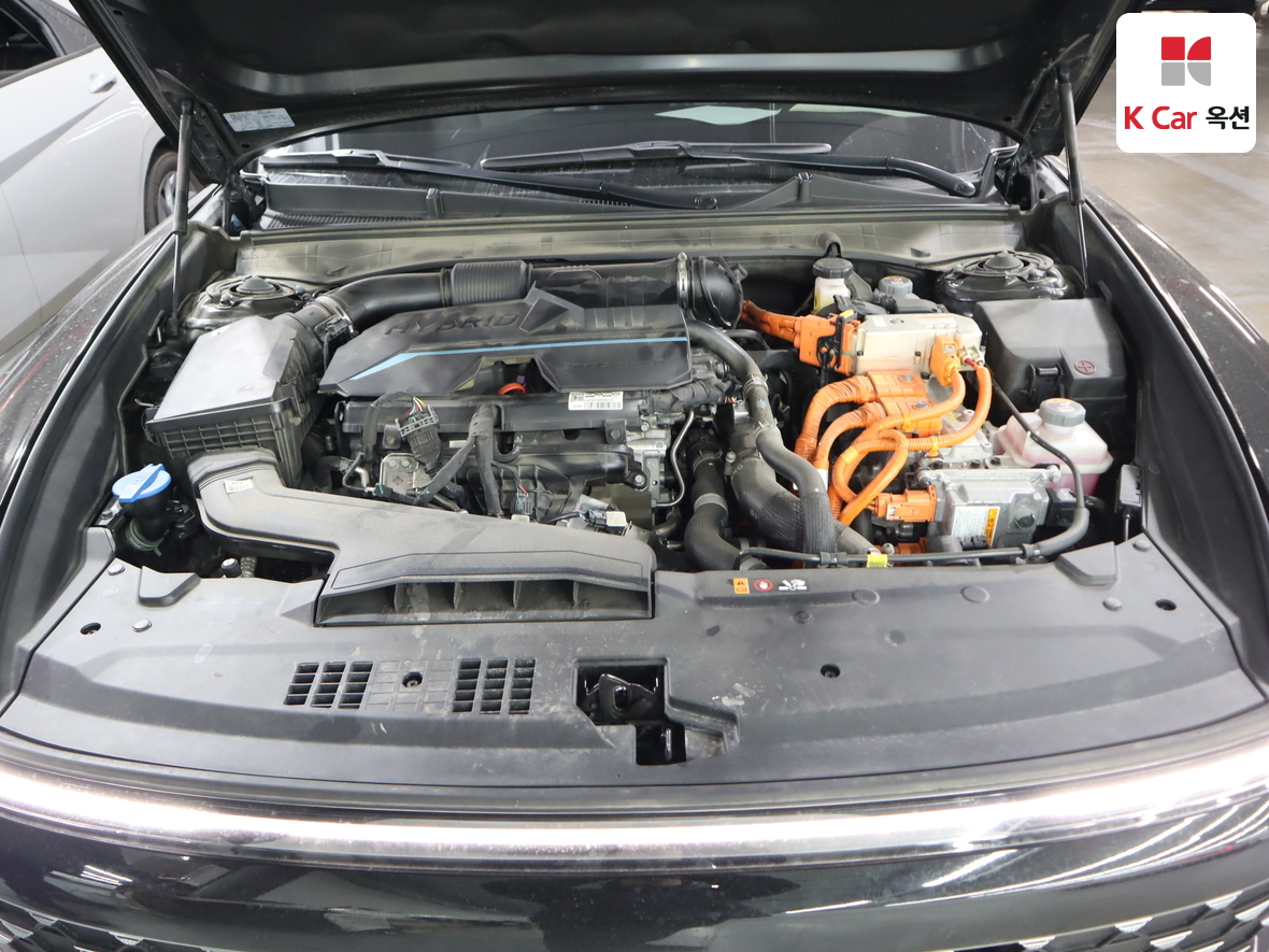 Hyundai AZERA 2023 - Image 32