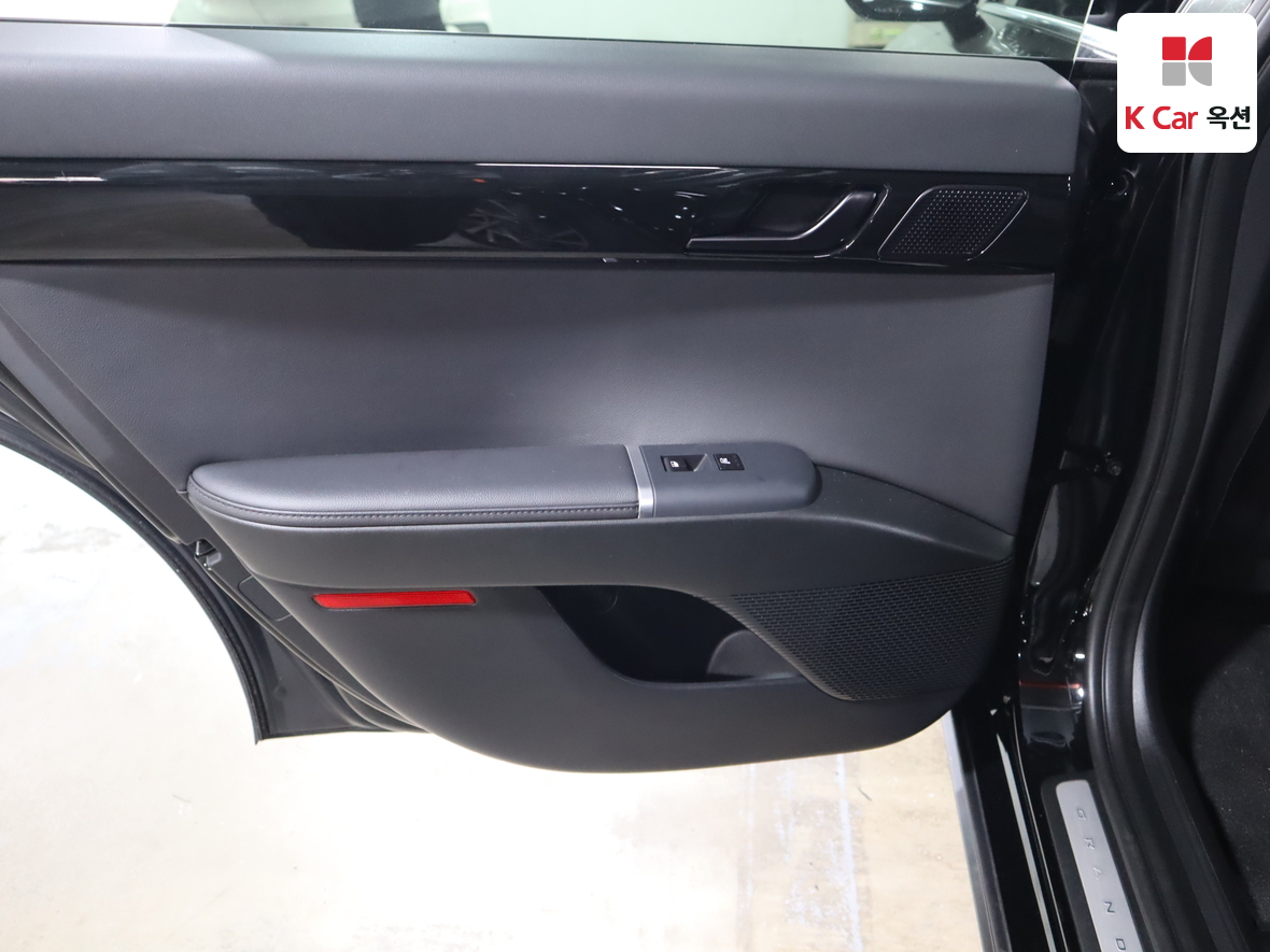 Hyundai AZERA 2023 - Image 22