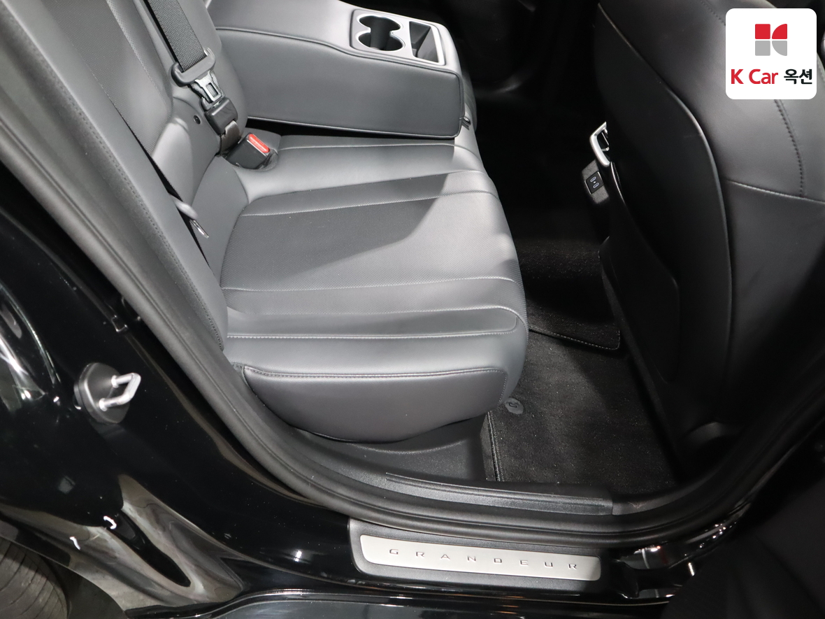 Hyundai AZERA 2023 - Image 27