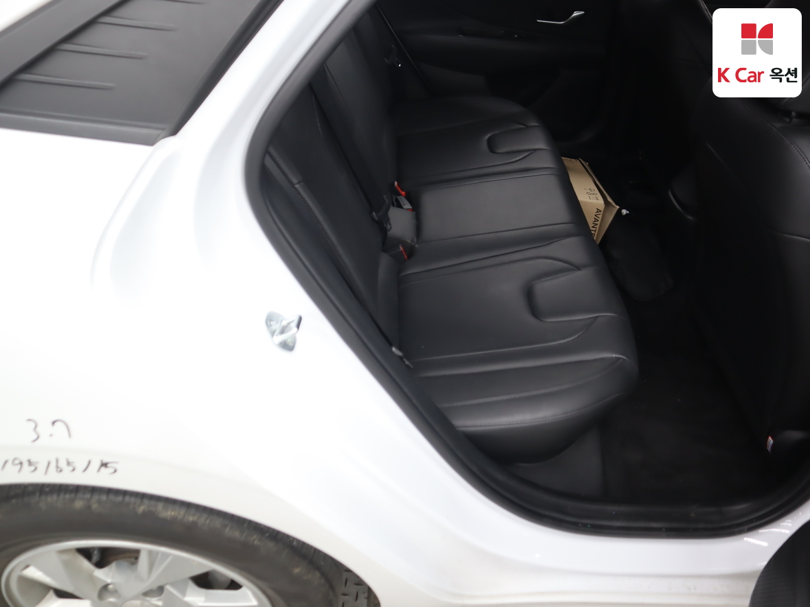 هيونداي إلانترا 2023 - صورة 26