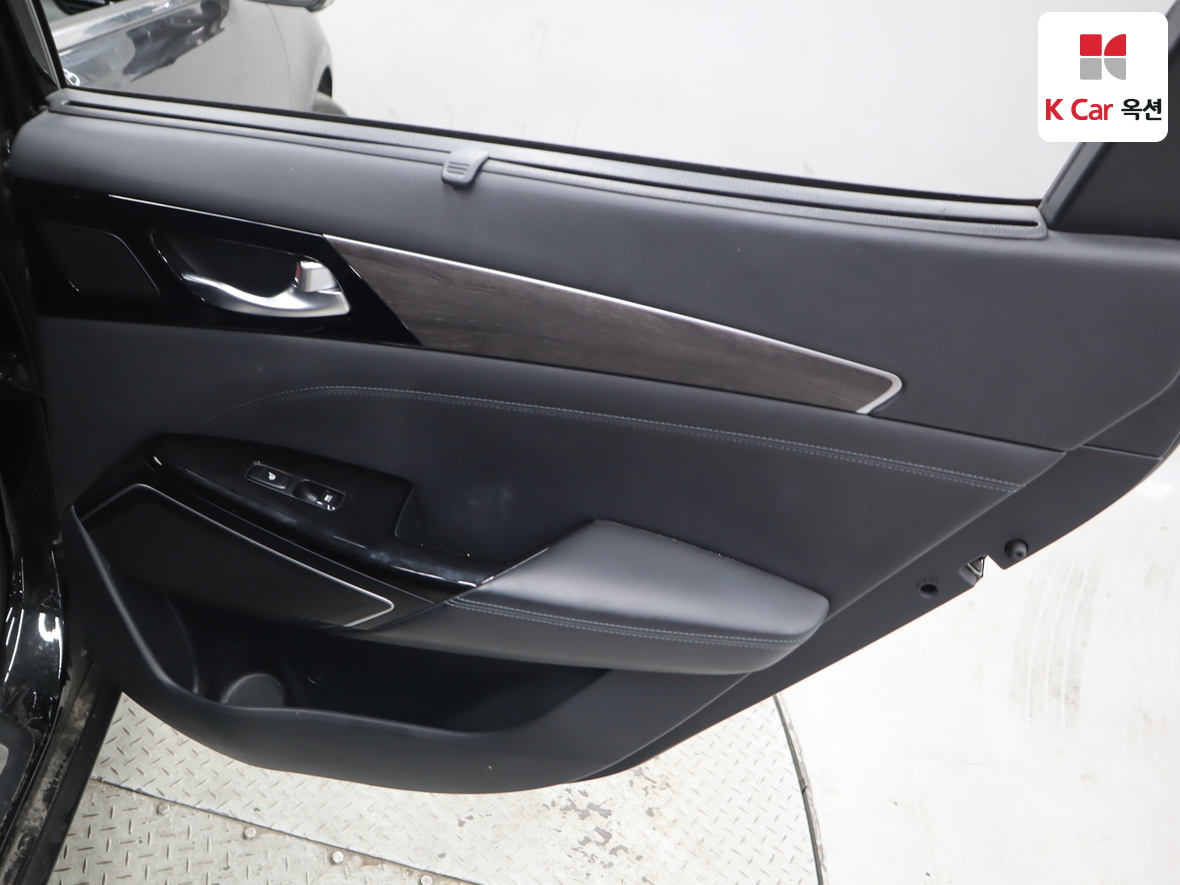 Kia K7 2021 - Image 26