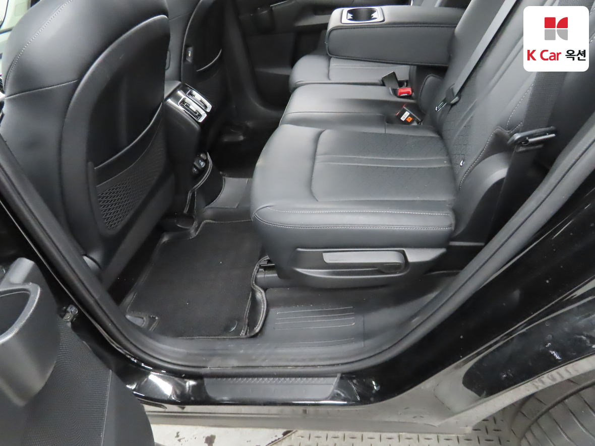 كيا سورينتو 2021 - صورة 25