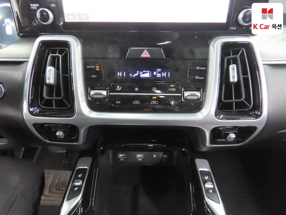 كيا سورينتو 2021 - صورة 15