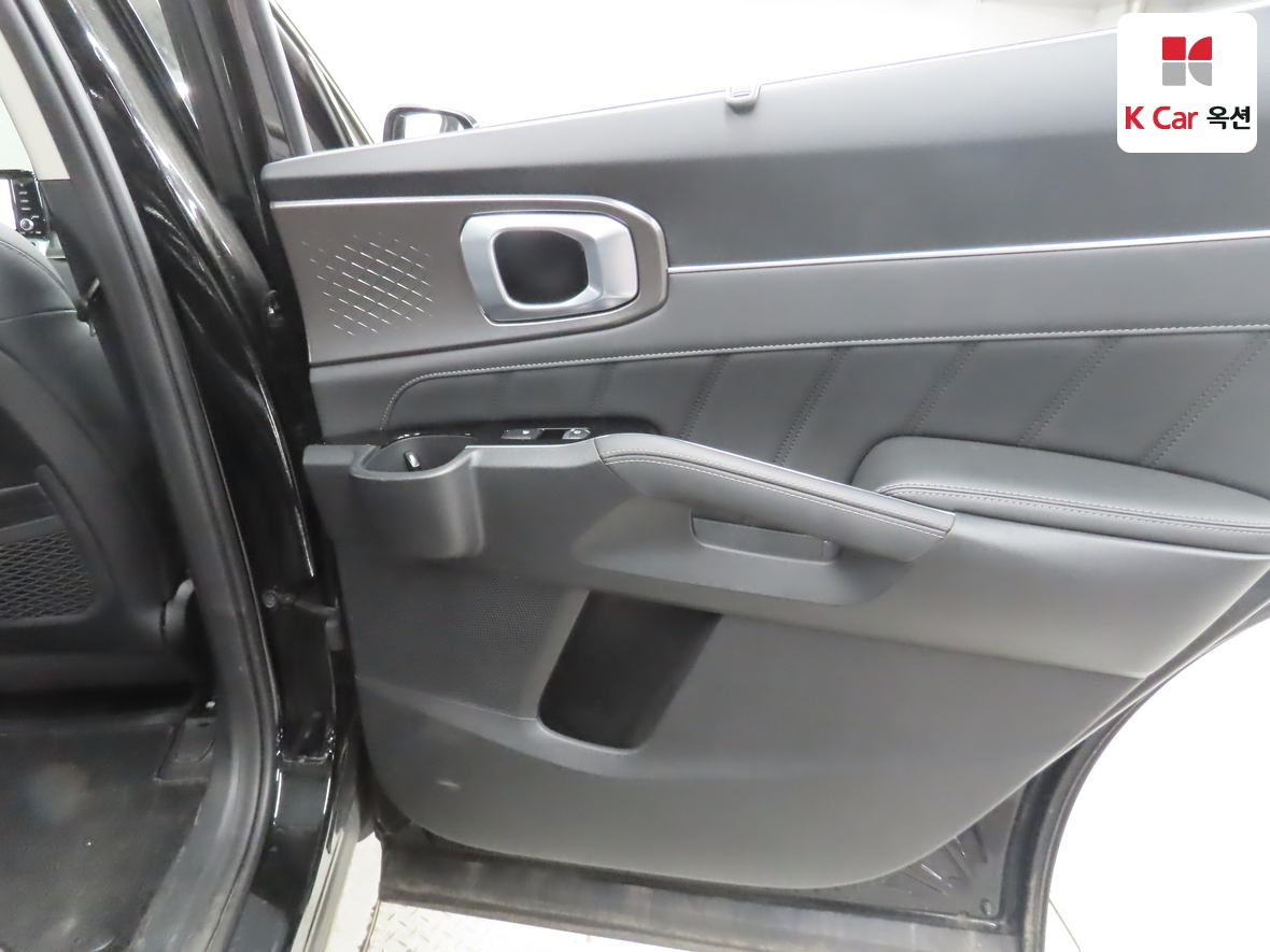 كيا سورينتو 2021 - صورة 30