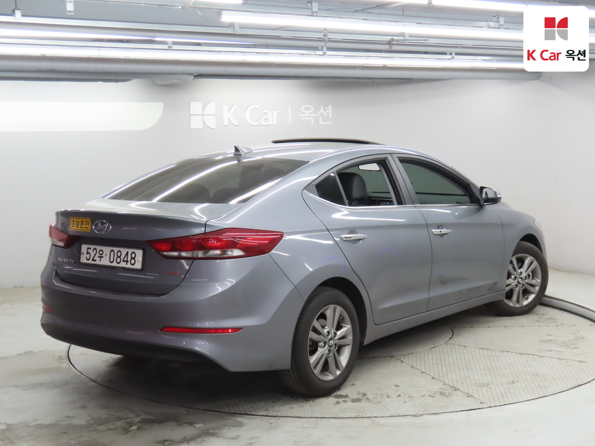 Hyundai Elantra 2016 - Image 2