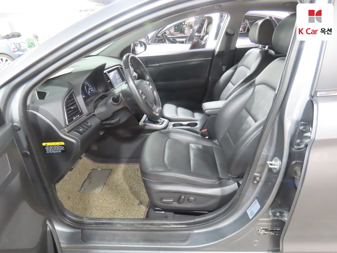 Hyundai Elantra 2016 - Image 18