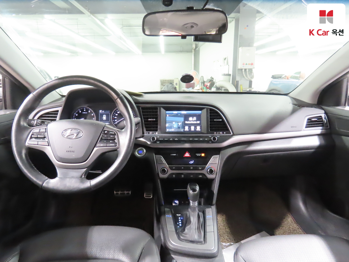 Hyundai Elantra 2016 - Image 3