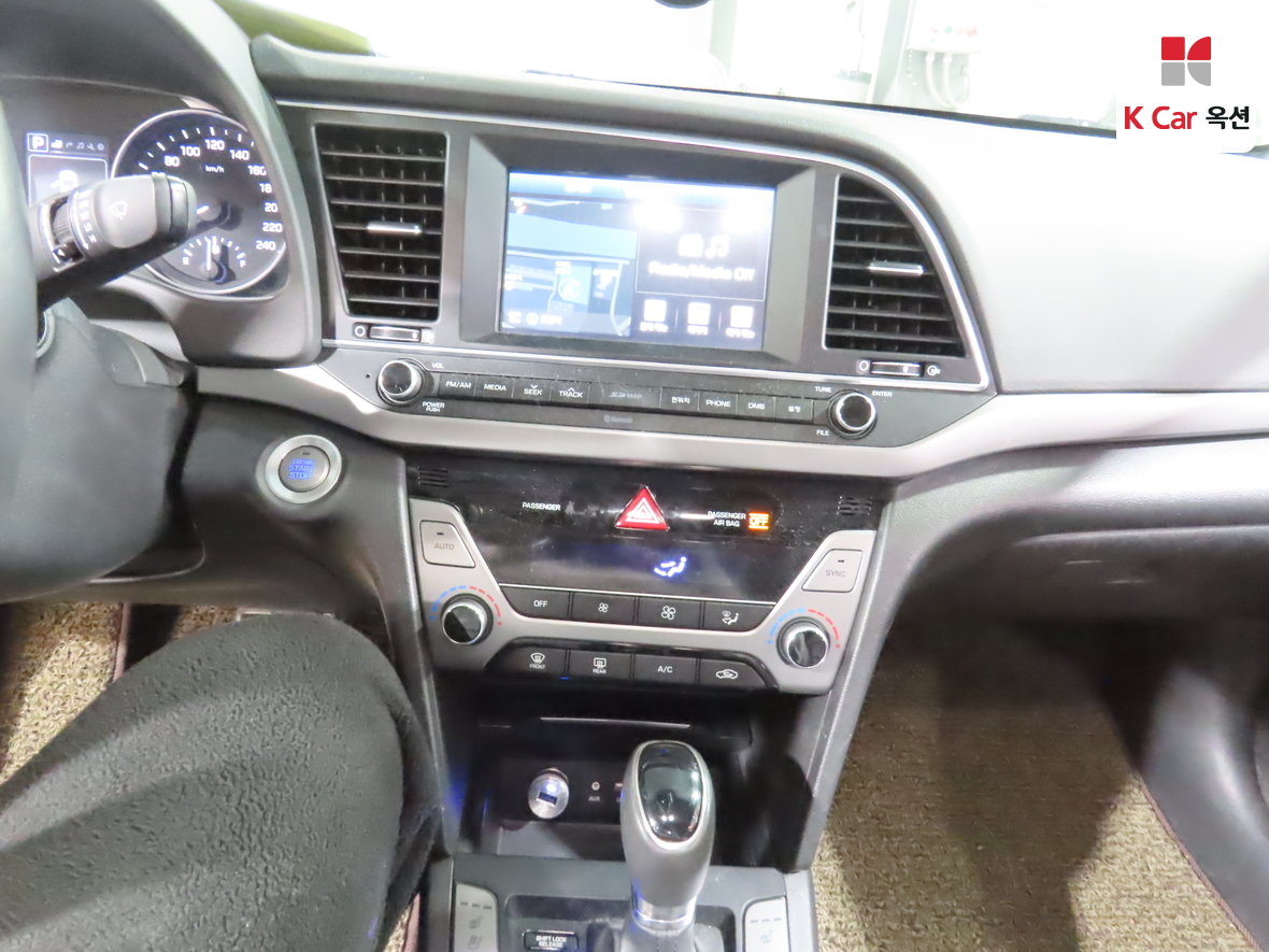 Hyundai Elantra 2016 - Image 6