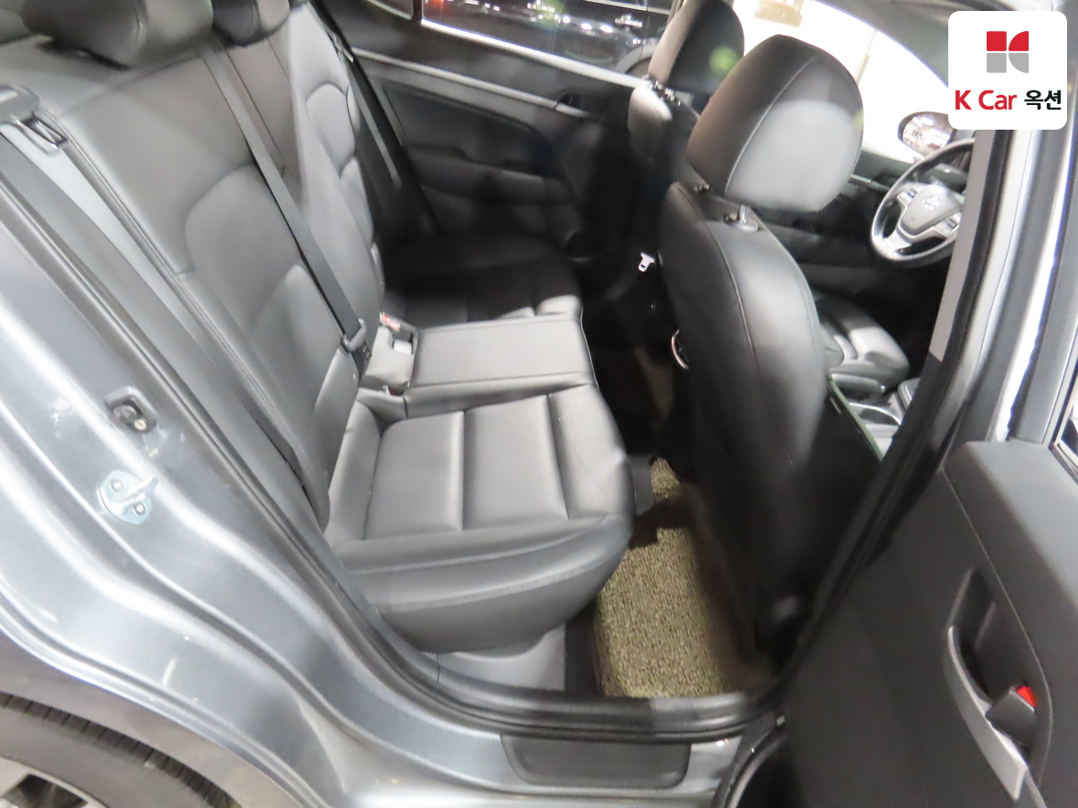 Hyundai Elantra 2016 - Image 29