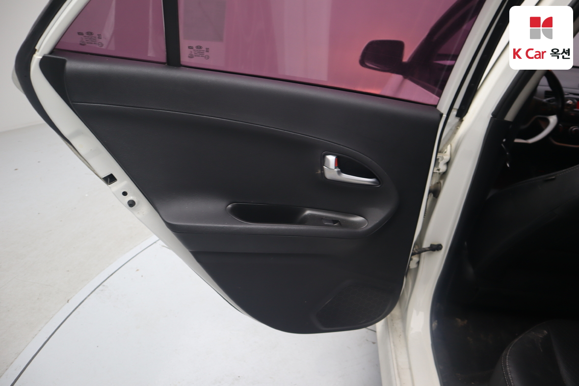 Kia Morning 2015 - Image 21