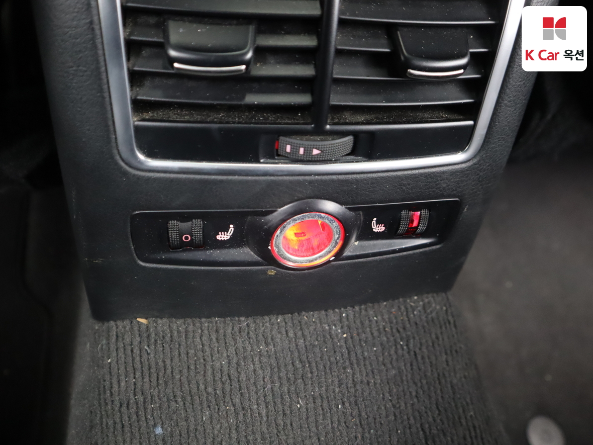 Audi A6 2011 - Image 27