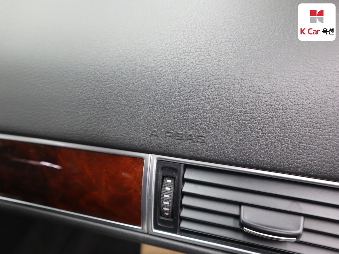 Audi A6 2011 - Image 34