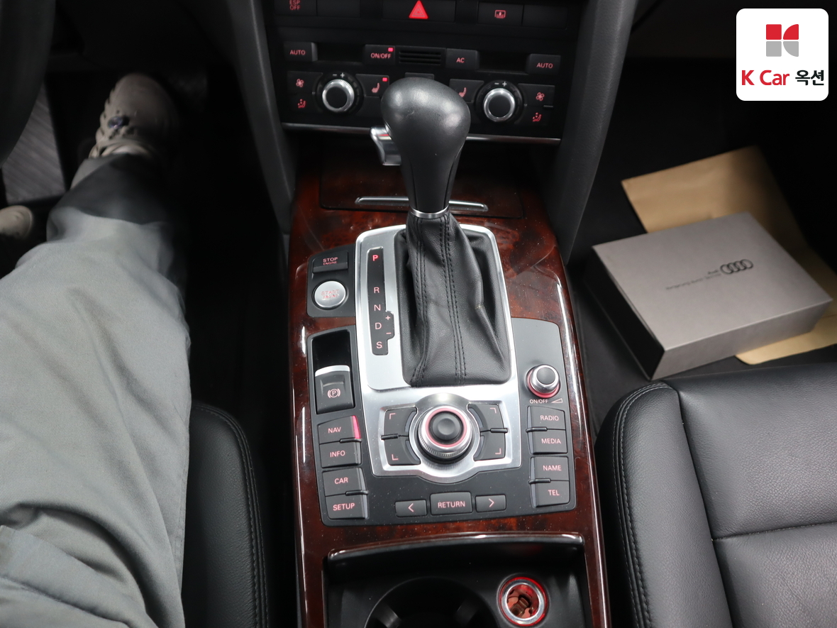 Audi A6 2011 - Image 17