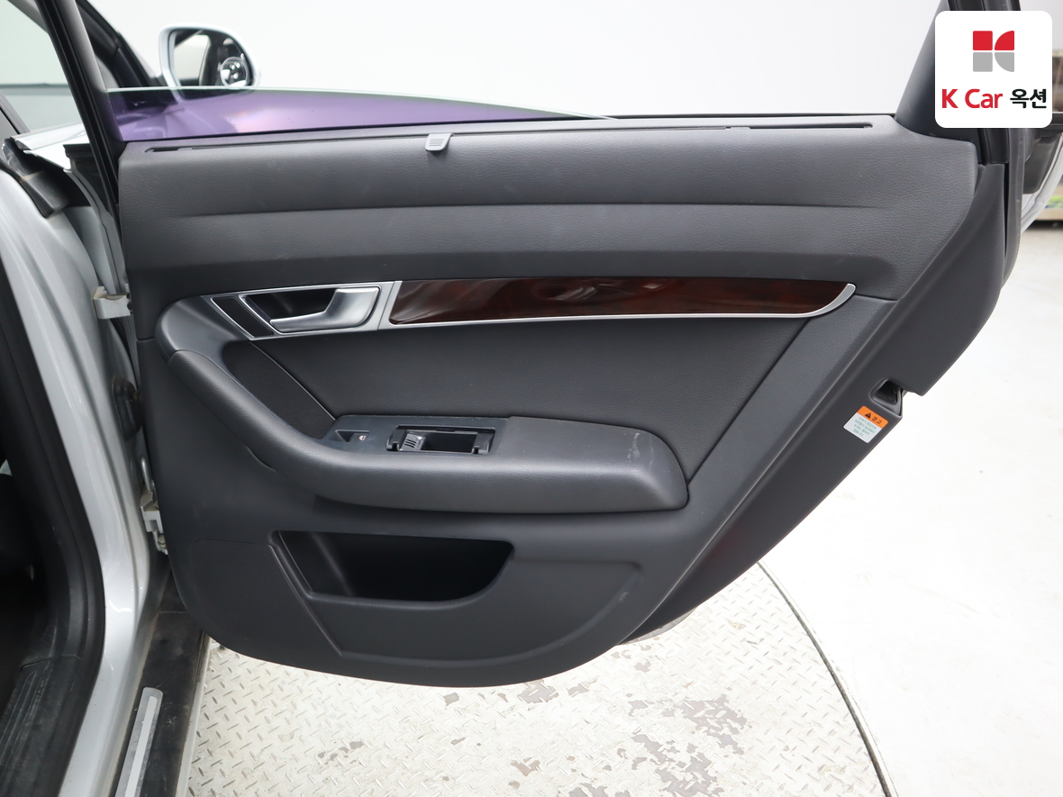 Audi A6 2011 - Image 30