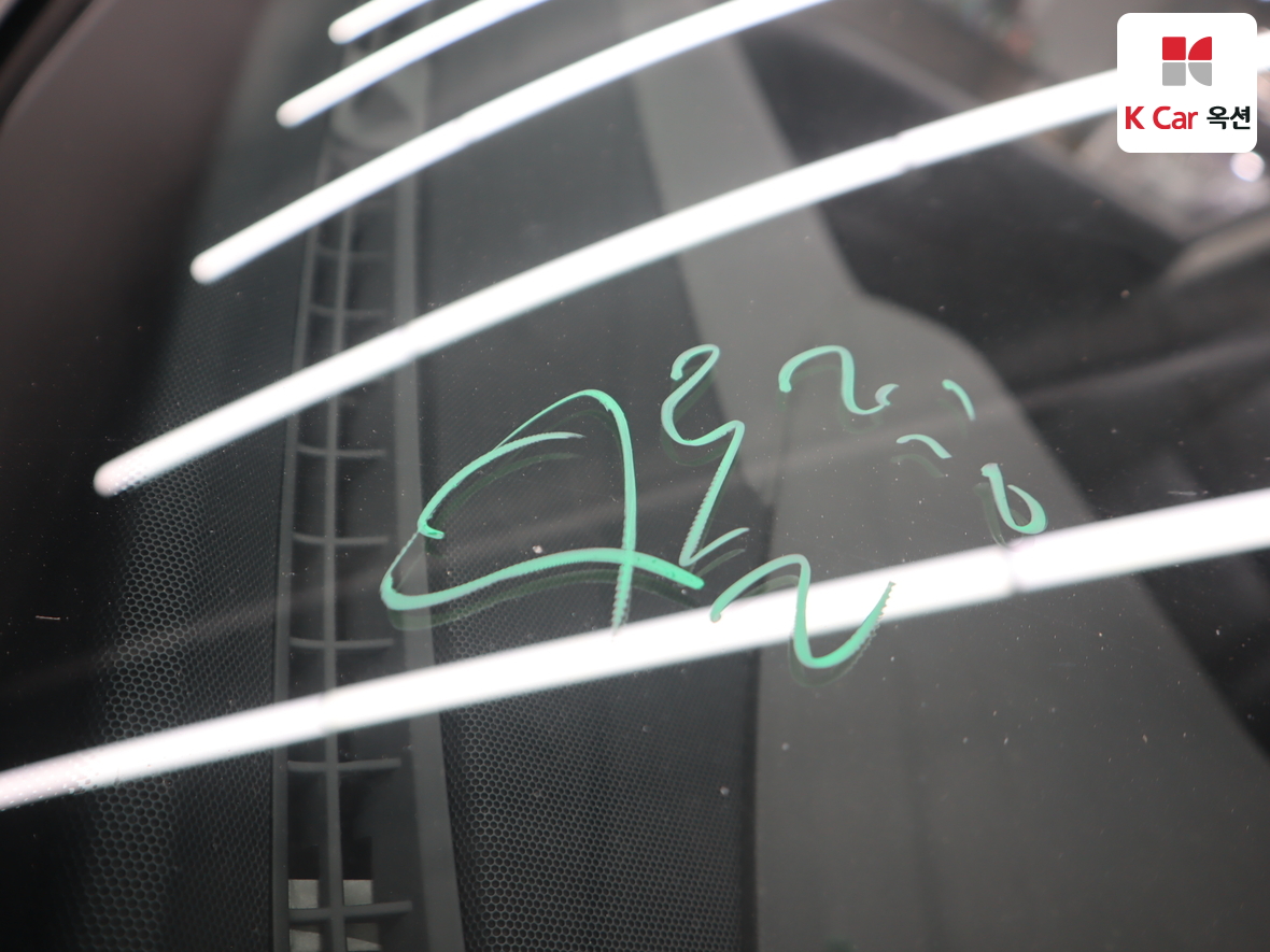 Audi A6 2011 - Image 38