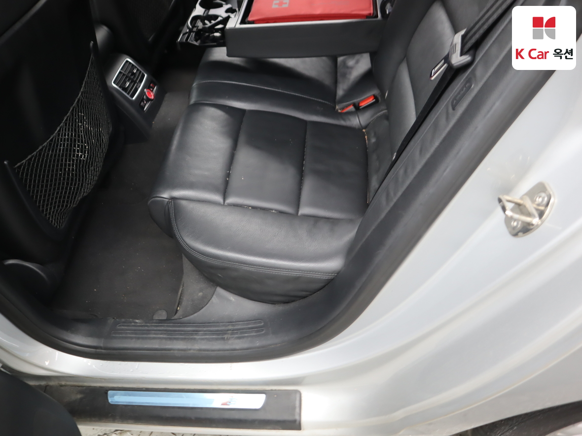 Audi A6 2011 - Image 26