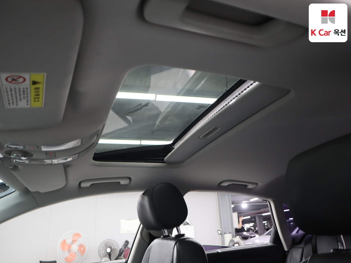 Audi A6 2011 - Image 22