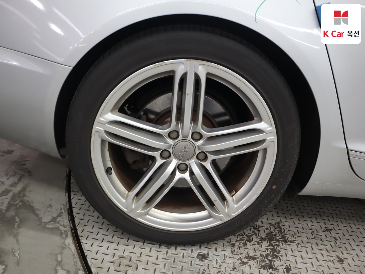 Audi A6 2011 - Image 51