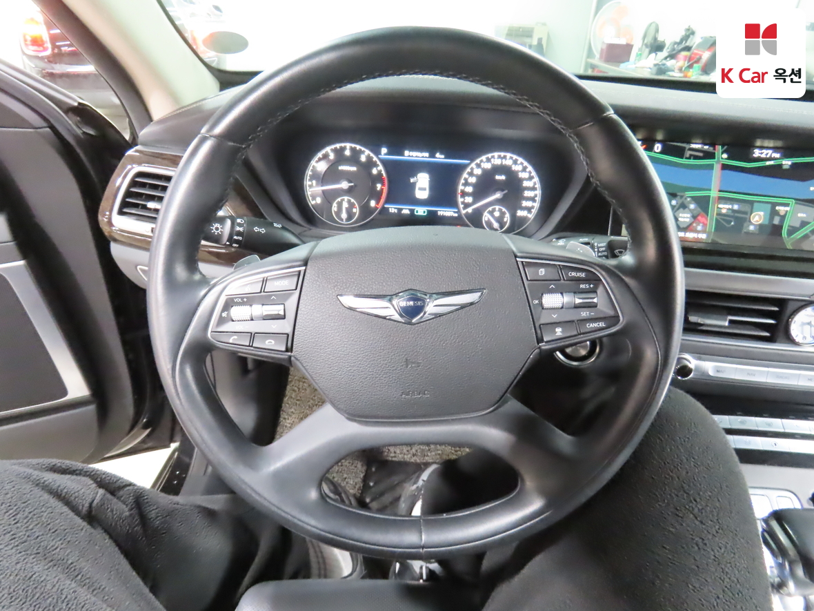 Genesis G90 - 10