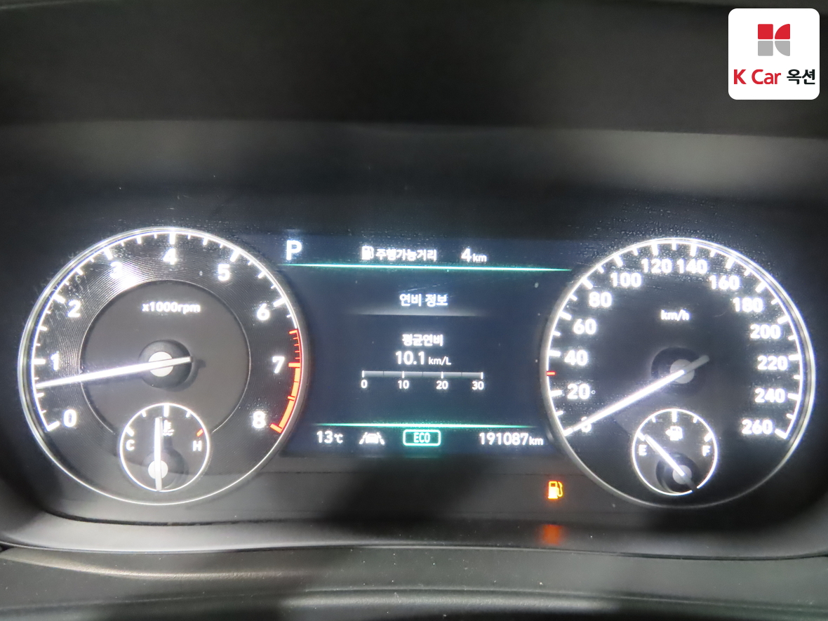 Genesis G90 - 5
