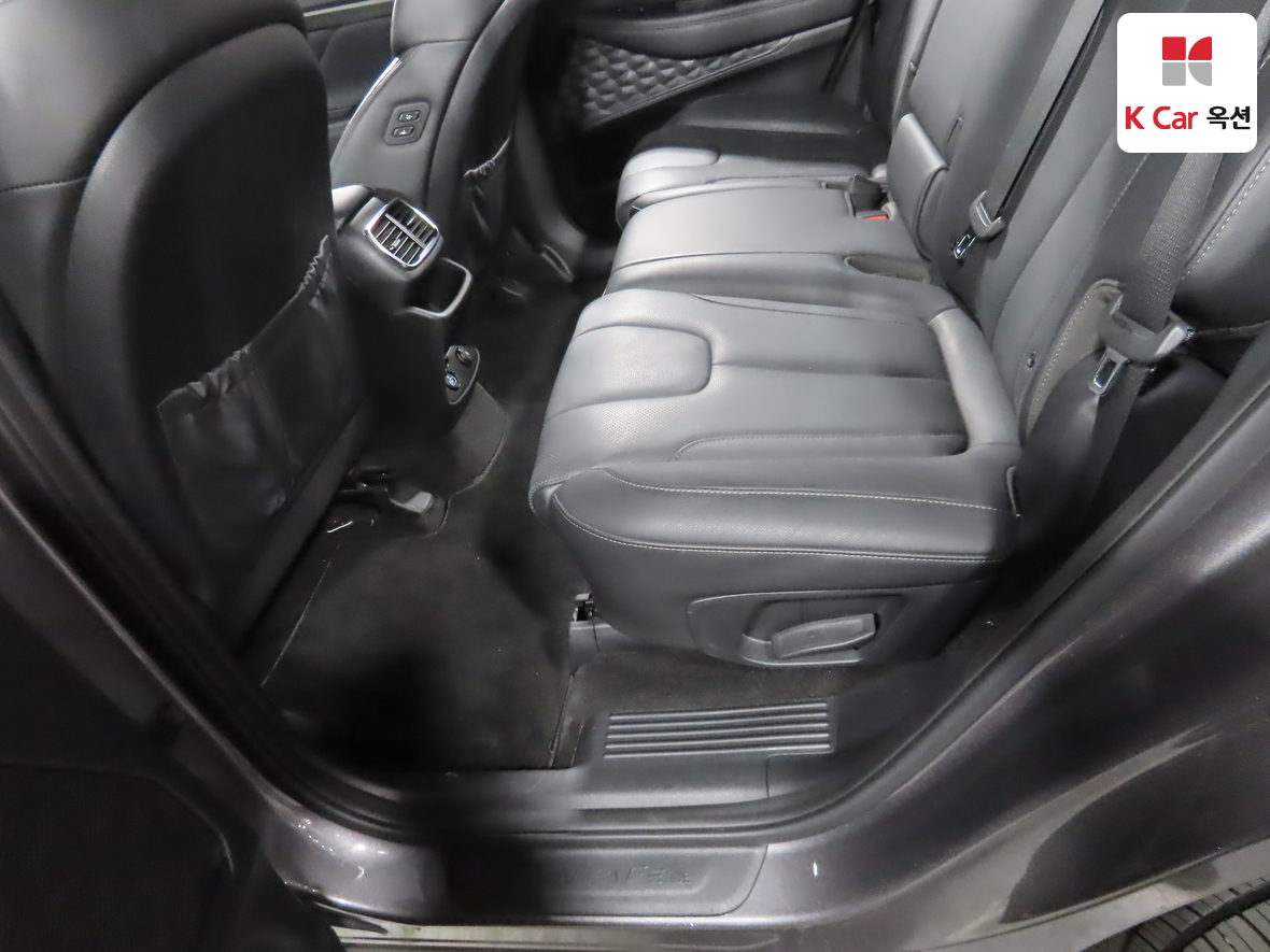 Hyundai Santa Fe 2019 - Image 23