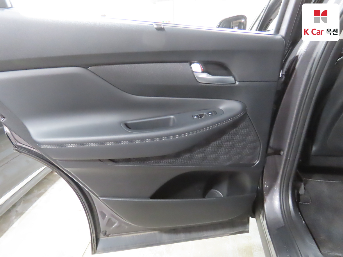 Hyundai Santa Fe 2019 - Image 22