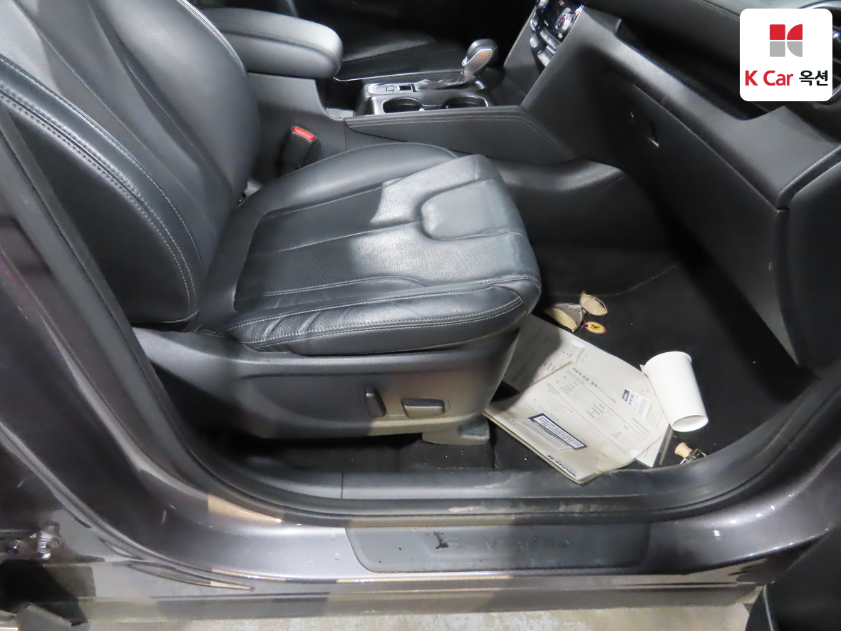 Hyundai Santa Fe 2019 - Image 30