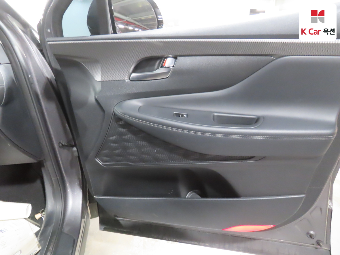 Hyundai Santa Fe 2019 - Image 29