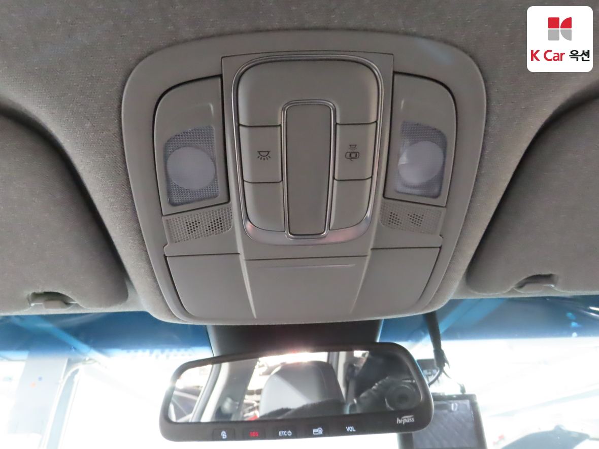 Hyundai Santa Fe 2019 - Image 12