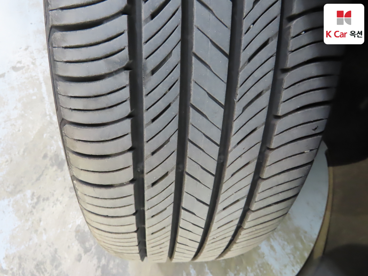 Hyundai Santa Fe 2019 - Image 32