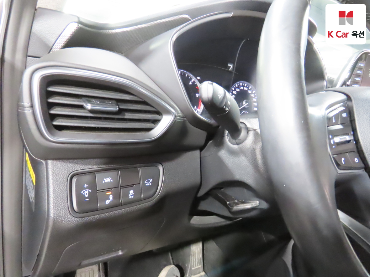 Hyundai Santa Fe 2019 - Image 9